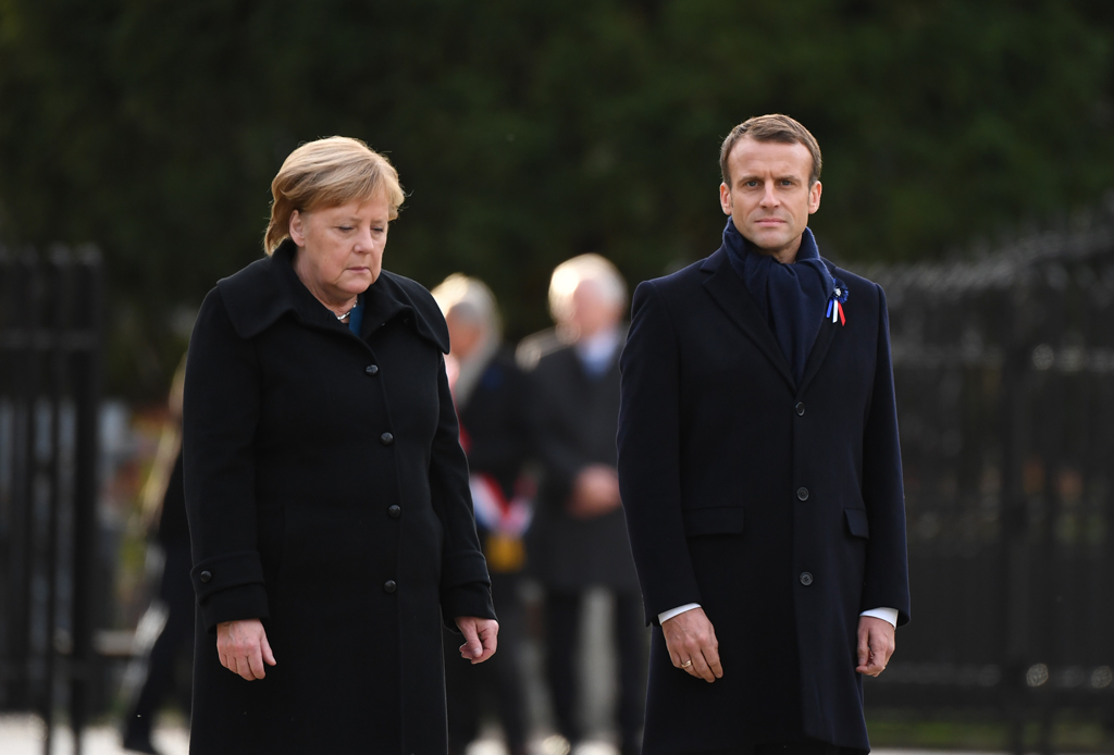 Kanzlerin Angela Merkel und Präsident Emannuel Macron in Compiegne (Bild: Alain Jocard/AFP)