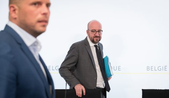 Premier Michel (r.) und Staatssekretär Francken