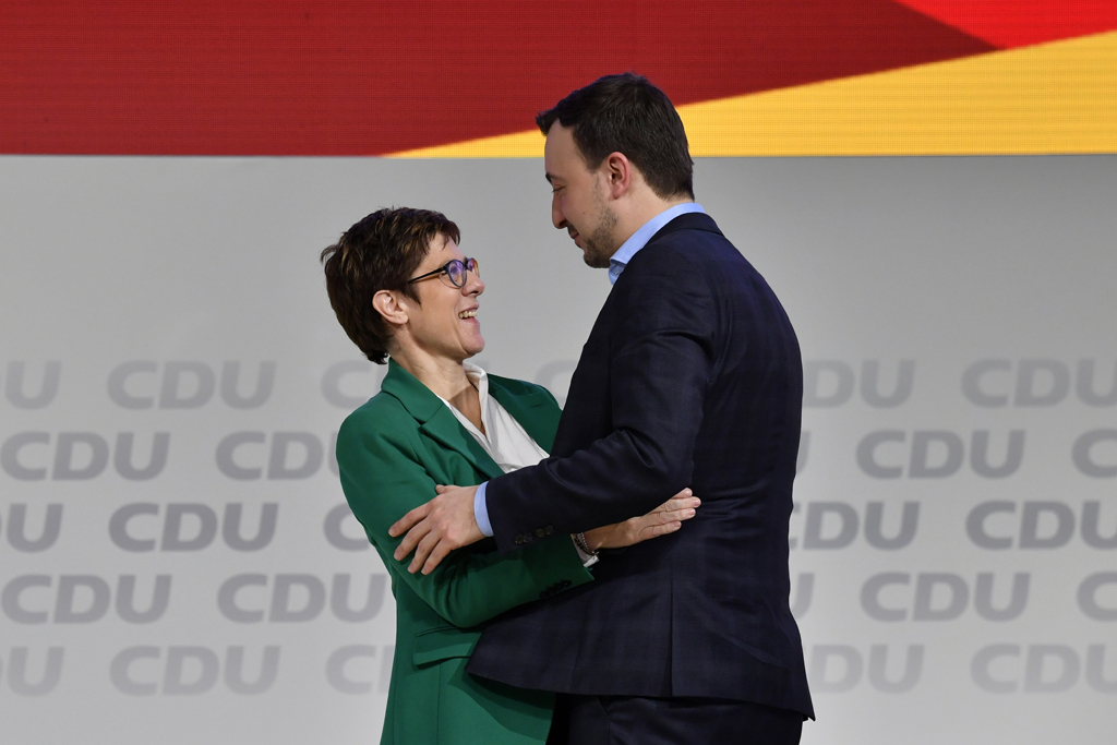 Annegret Kramp-Karrenbauer und der frischgewählte CDU-Generalsekretär Paul Ziemiak