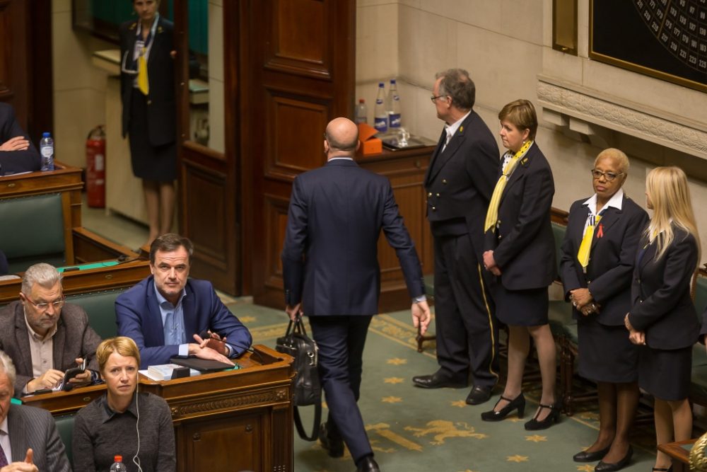 Charles Michel beim Verlassen der Kammer am 18. Dezember (Bild belga/ James Arthur Gekiere)