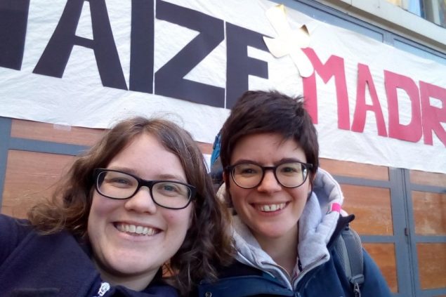 Die Taizé-Teilnehmerinnen Jana Scholtes aus Emmels und Jana Hoffmann aus Atzerath (Bild: privat)