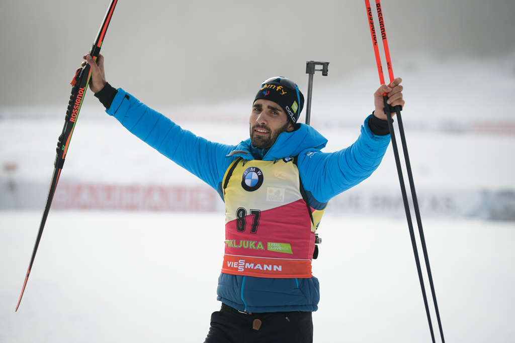 Der Franzose Martin Fourcade freut sich am 6.12.2018 über seinen Sieg beim Biathlon-Wettkampf in Pokljuka