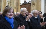 Die französische Europaministerin Nathalie Loiseau(l.) am 6.12.2018 bei der Wiedereröffung der Kirche Santa Maria del Suffragio in L'Aquila