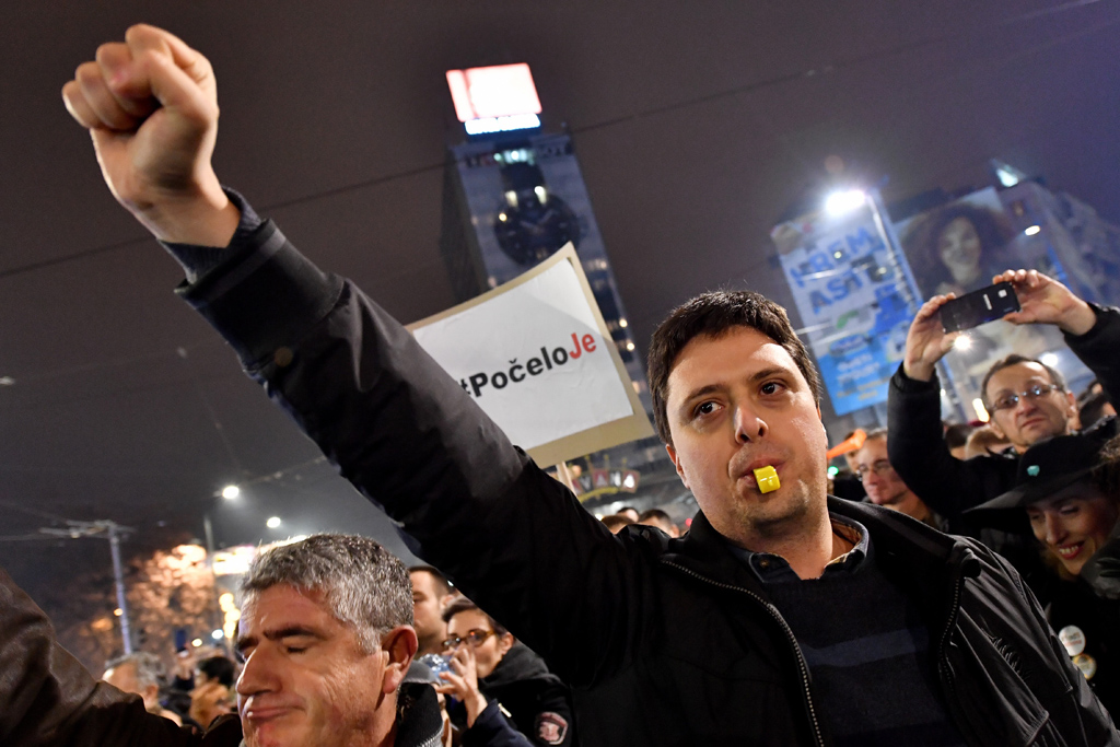 Proteste in Belgrad (Bild: Andrej Isakovic/AFP)