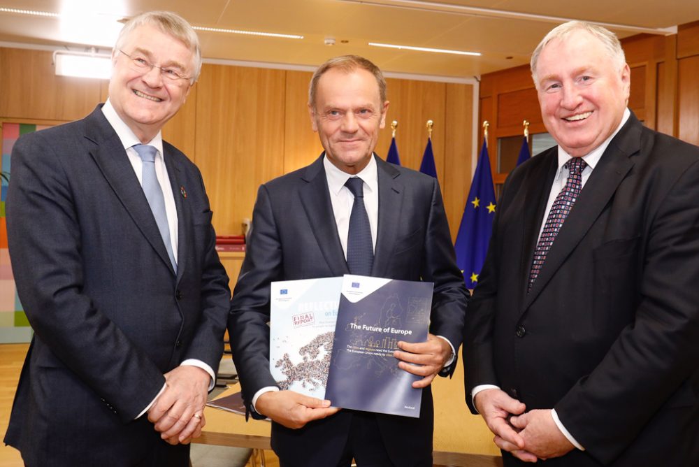 Donald Tusk (M.) und Karl-Heinz Lambertz