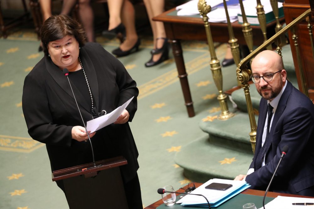 Maggie De Block und Charles Michel in der Kammer