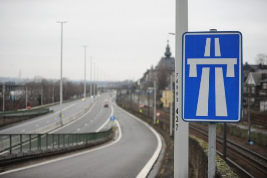 Die E25 bei Visé nahe des Unfallorts (Bild: Sophie Kip/Belga)