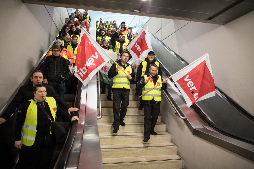 Streik am Kölner Flughafen (Bild: Federico Gambarini/DPA/AFP)