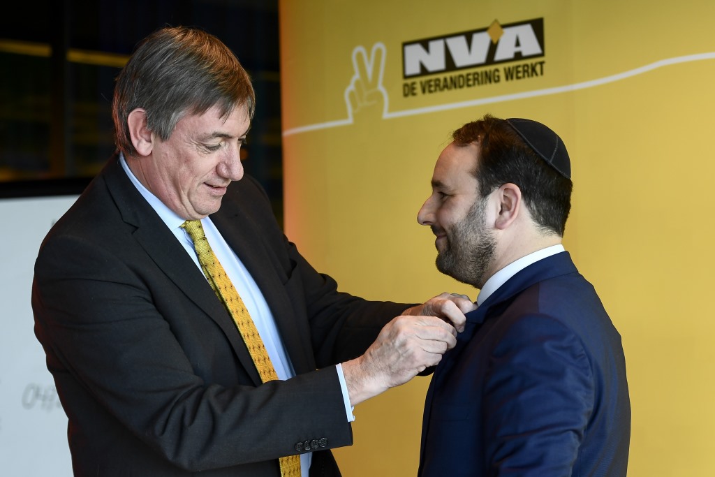 Jan Jambon und Michael Freilich bei einer Pressekonferenz der N-VA (Foto: Dirk Waem/ belga)