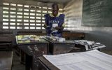 Auszählung der Stimmen in einem Wahlbüro in Kinshasa (Bild: Marco Longari/AFP)