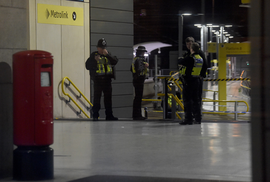 Polizisten am Tatort in Manchester