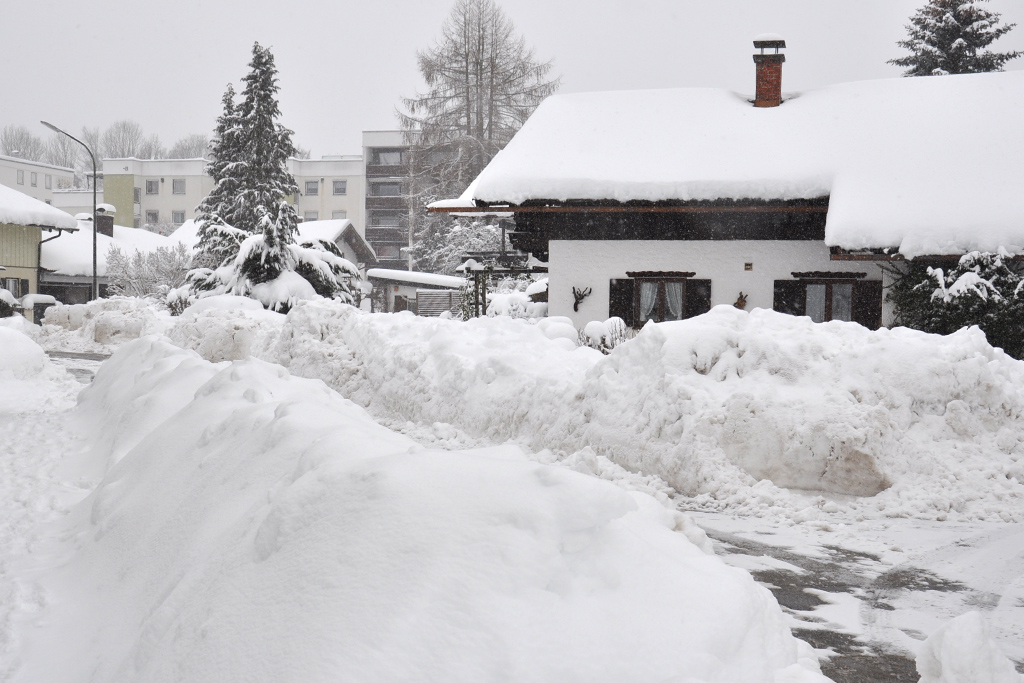 Schneechaos in Miesbach (Bild: privat)