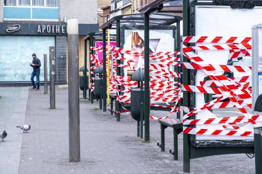 Krawalle in Molenbeek: Zerstörte Bushaltestellen