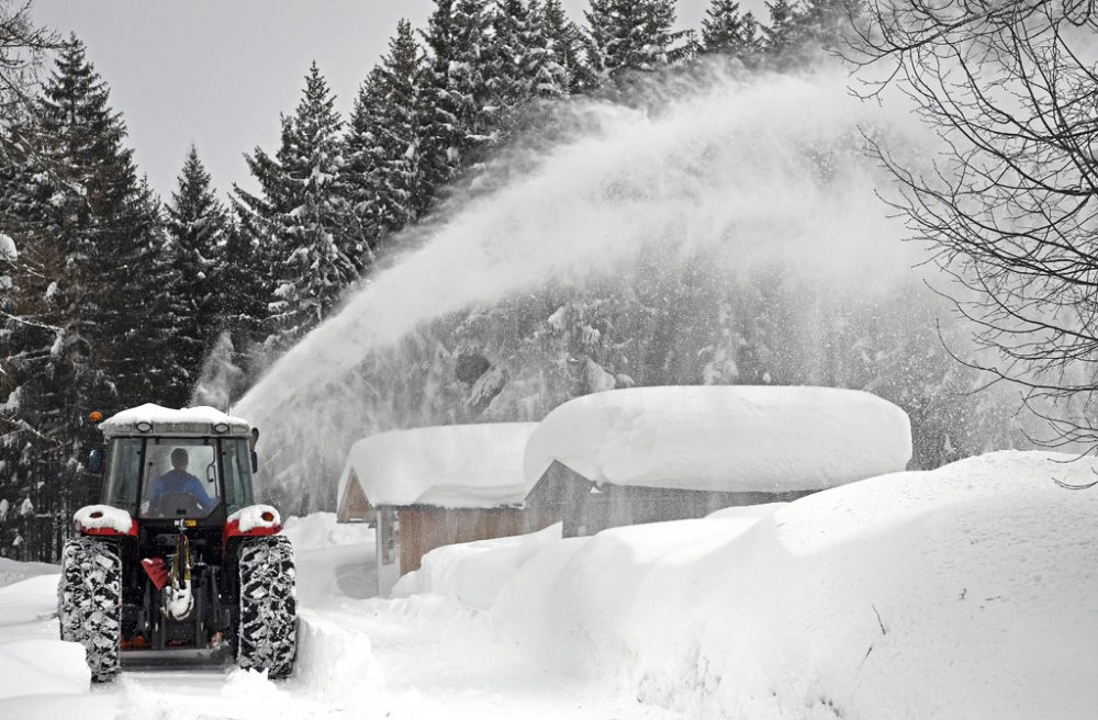 Schneechaos im Salzburger Land (Bild: Harald Schenider/APA/AFP)