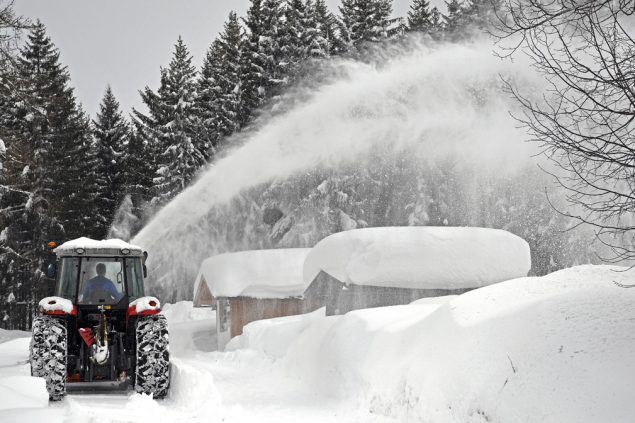 Schneechaos im Salzburger Land (Bild: Harald Schenider/APA/AFP)