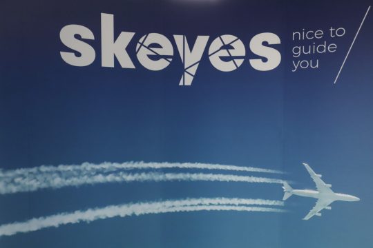 Logo der Flugsicherung Skeyes (Bild: Thierry Roge/Belga)