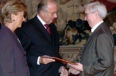 Charles Vandenhove im Oktober 2004 mit König Albert II und Königin Paola (Archivbild: Benoit Doppagne/Belga)