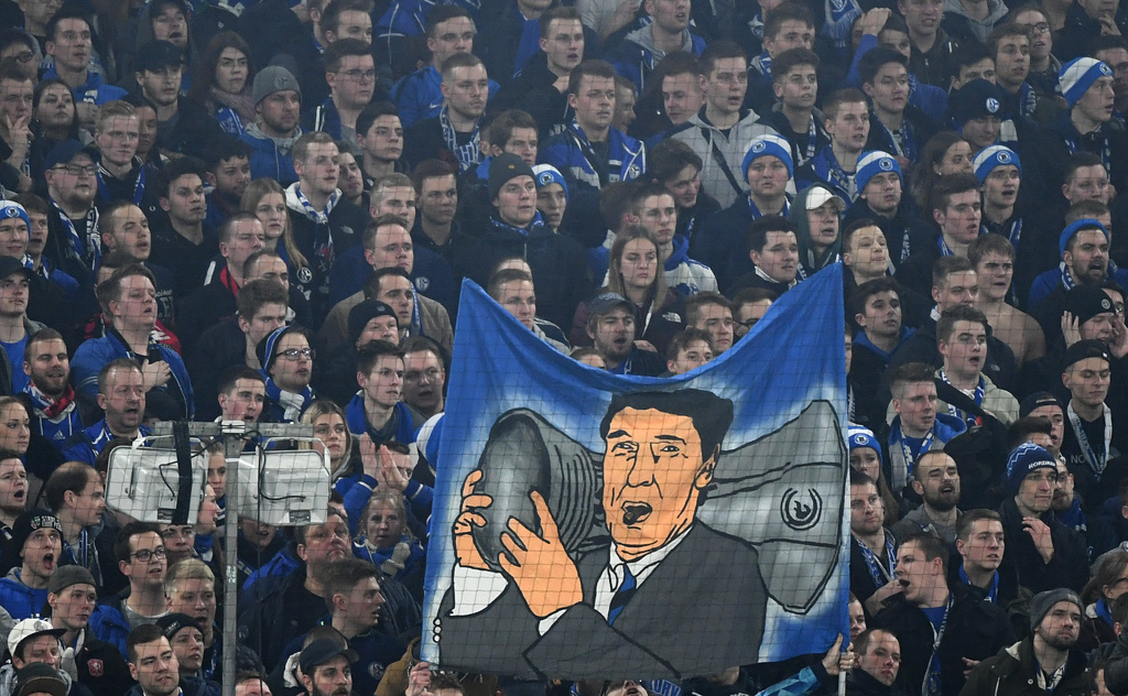 Schalke-Fans trauern um Rudi Assauer