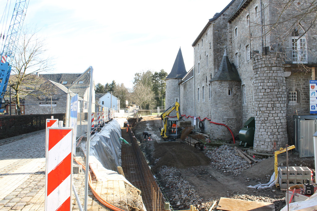 Baustelle an der Raerener Burg (Bild: Melanie Ganser/BRF)