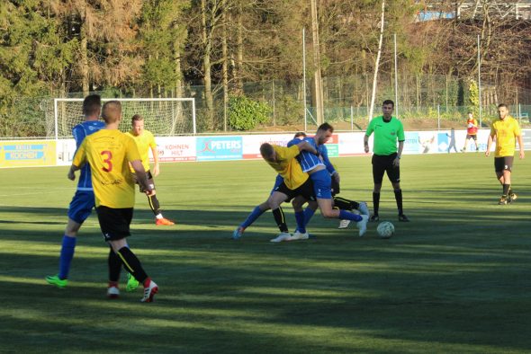 FC Eupen besiegt Walhorn mit 5:3 (Bild: Christoph Heeren/BRF)