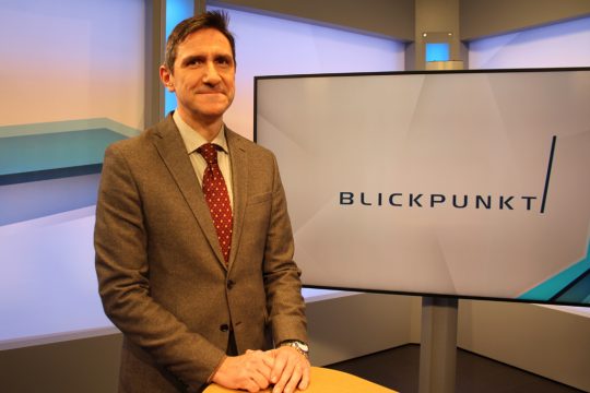 Frank Vranken im BRF-Fernsehstudio (Bild: Lena Orban/BRF)