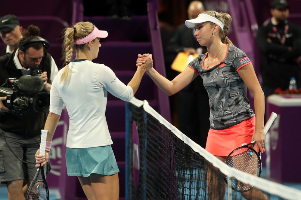 Elise Mertens (r.) schlägt Angelique Kerber