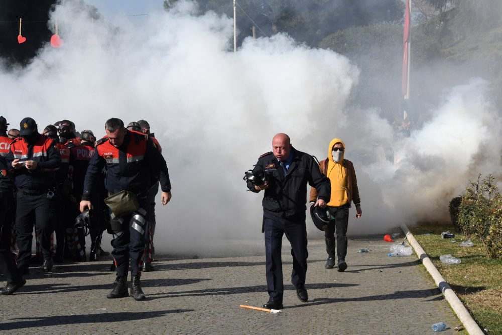 Proteste gegen die albanische Regierung in Tirana