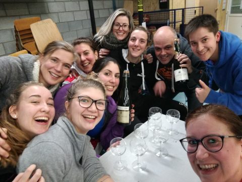 Frauen des BBC Eupen feiern Titel - nach dem Training am Dienstagabend (Bild: privat)