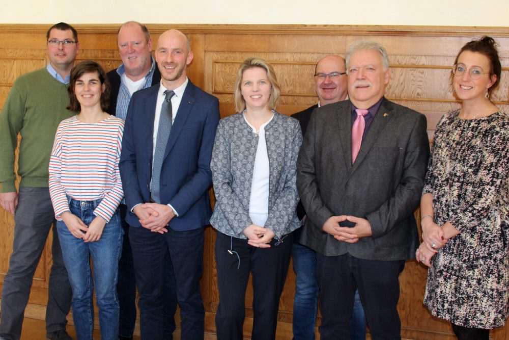 Bürgermeister- und Schöffenkollegium mit Bernd Lentz und René Bauer (Bild: Manuel Zimmermann/BRF)