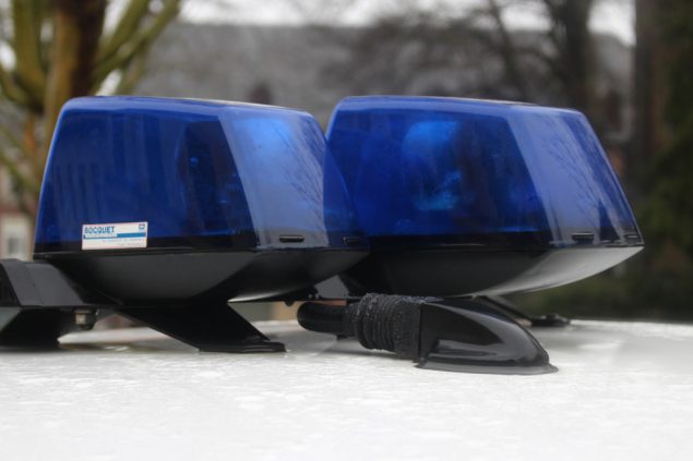 Blaulicht auf einem Polizeifahrzeug (Bild: BRF)