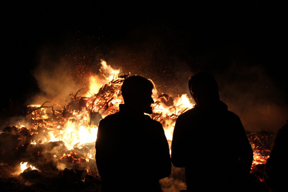 Burgfeuer in Auel-Steffeshausen (Bild: Rudi Schroeder/BRF)