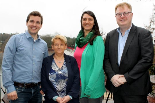 Die Ecolo-Spitzenkandidaten für die PDG-Wahl: Andreas Jerusalem, Dominique Wey, Inga Voss und Freddy Mockel (Bild: Melanie Ganser/BRF)