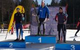 Florent Claude gewinnt den Sprint bei den belgischen und Schweizer Meisterschaften im Biathlon vor Benjamin Weger und Jeremy Finello (Bild: Christophe Ramjoie/BRF)