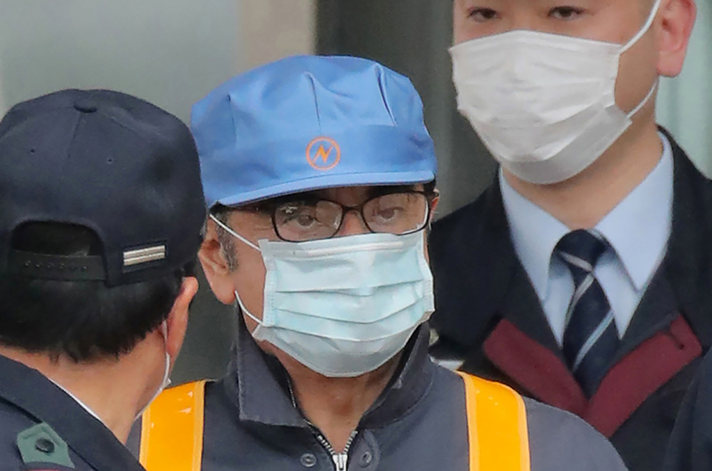 Carlos Ghosn am 6. März beim Verlassen der Haftanstalt in Tokio (Bild: Jiji Press/AFP)