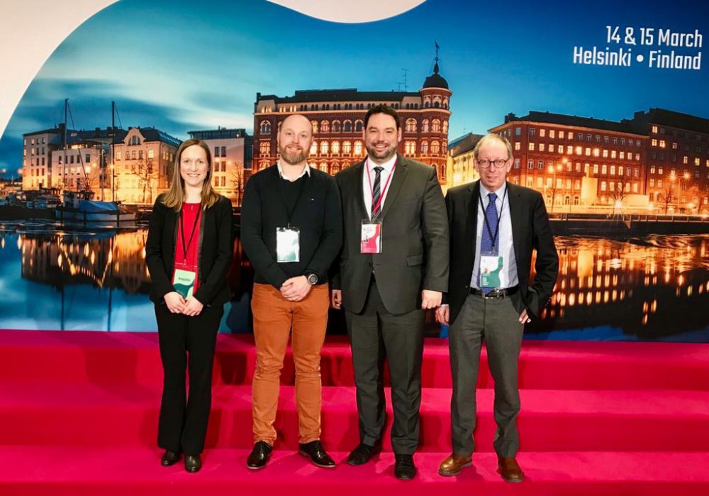 Unterrichtsminister Harald Mollers (2vr) nahm an internationalem Bildungsgipfel in Helsinki teil