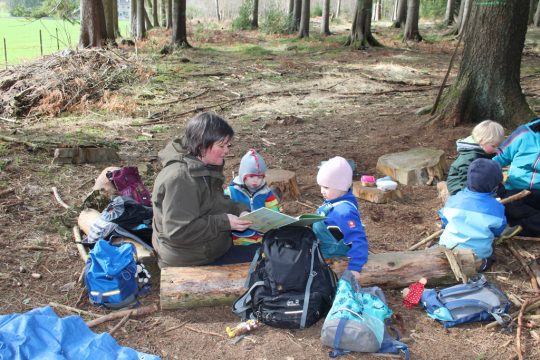 Waldkindergarten im Rotter Wald in Roetgen (Bild: Eva-Maria Schunck/BRF)