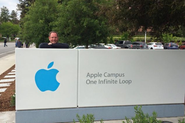 Jochen Savelberg bei Apple in Kalifornien (Bild: privat)