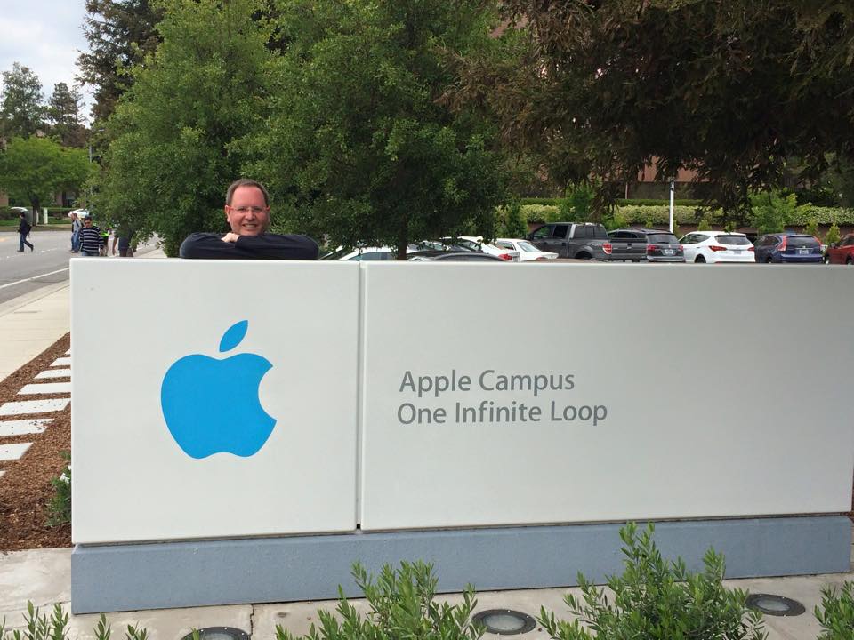 Jochen Savelberg bei Apple in Kalifornien (Bild: privat)