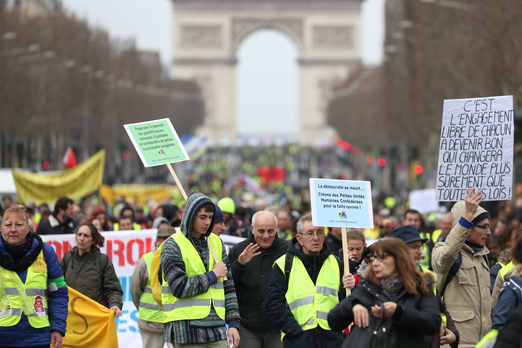 Gelbwesten-Demo in Paris