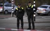 Polizisten am Tatort in Utrecht (Bild: John Thys/AFP)