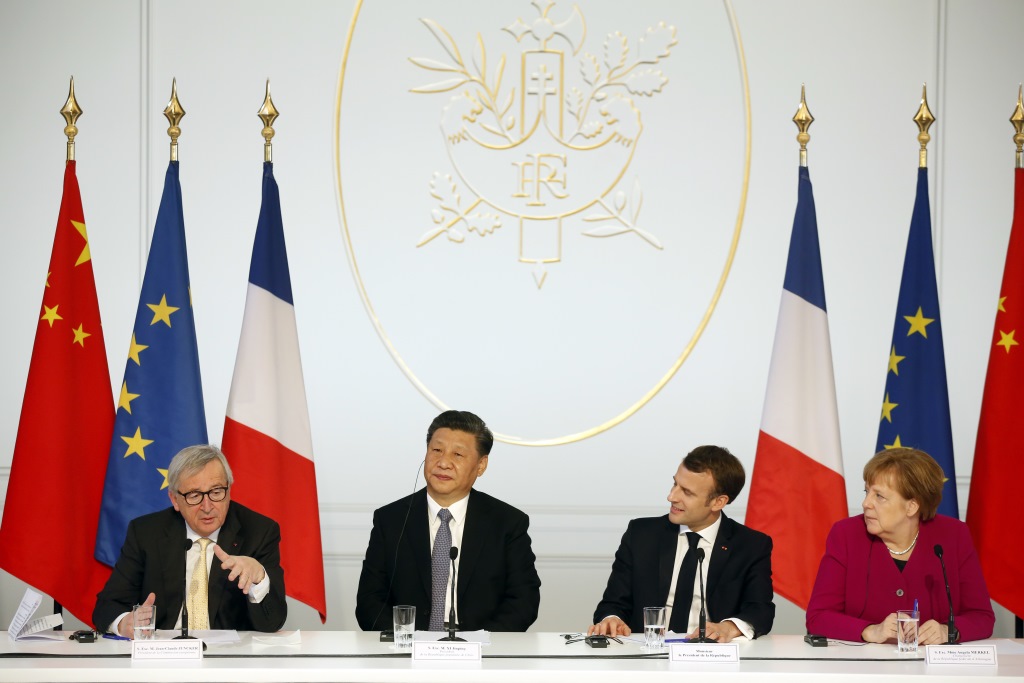 Jean-Claude Juncker, t Xi Jinping, Emmanuel Macron und Angela Merkel in Paris
