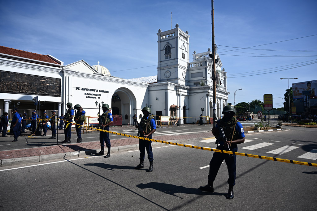 Sicherheitspersonal vor der St.-Antonius-Kirche in Colombo