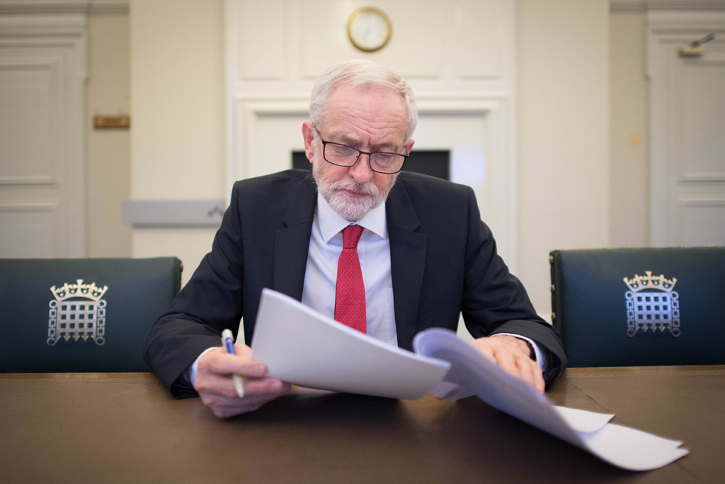 Labour-Chef Jeremy Corbyn (Bild: Stefan Rousseau/AFP)