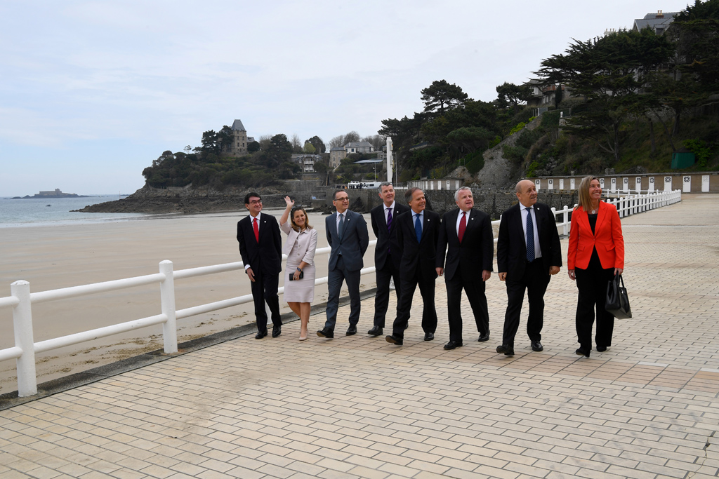 Die Vertreter der G7-Staaten und Federica Mogherini (r.) in Dinard