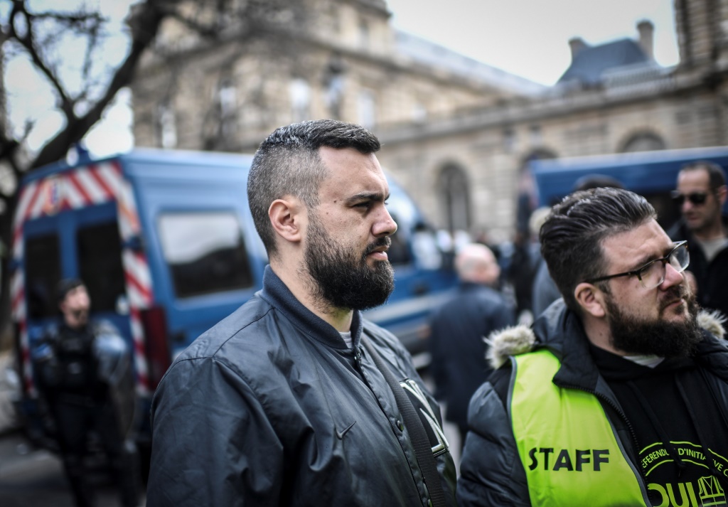 Eric Drouet (links), einer der Initiatoren der Gelbwestenbewegung (Bild: Stephane Sakutin/AFP)