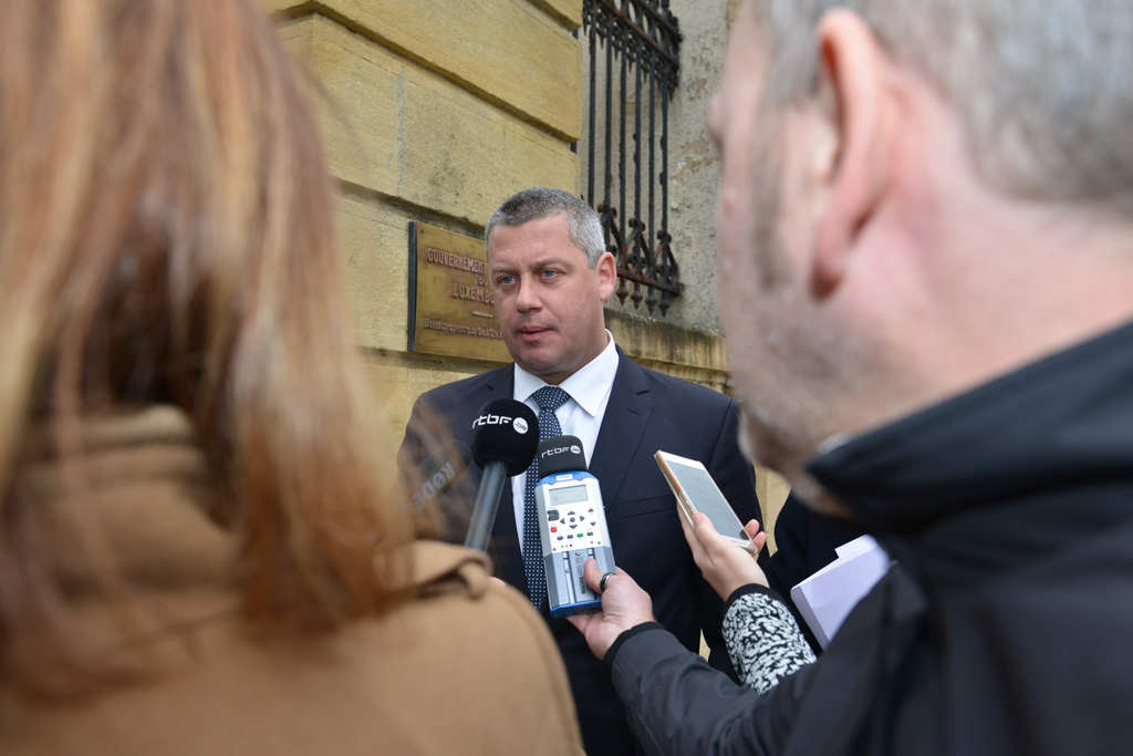 Dimitri Fourny vor der Anhörung in Arlon am 4. April (Bild: Jean-Luc Flémal/Belga)