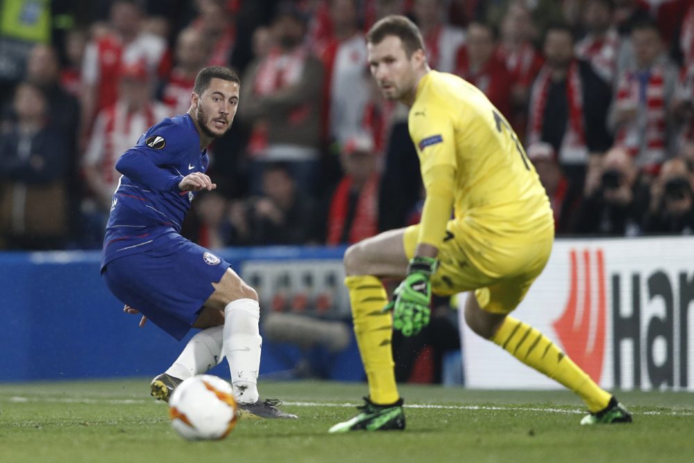 Chelsea-Spieler Eden Hazard (links) beim Spiel gegen Slavia Prag am 18.4. in London (Bild: Adrian Dennis/AFP)