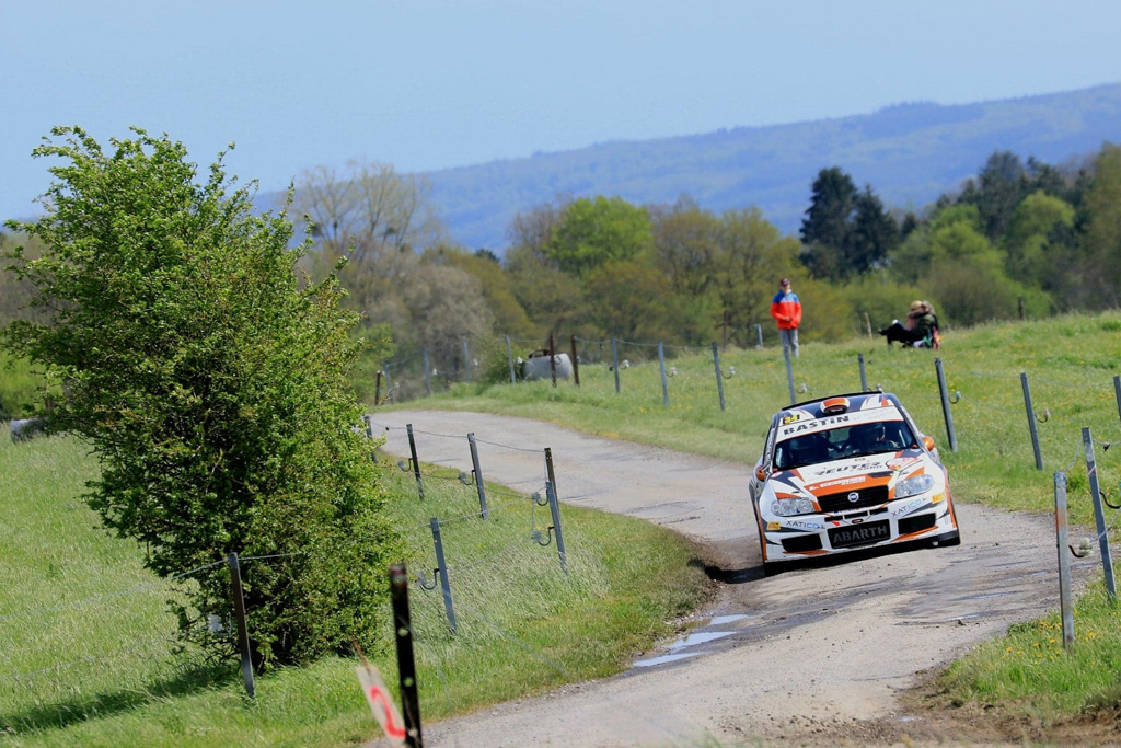 Rallye de Wallonie: Stephan Hermann und Beifahrer Jean-Marc Bodarwé im Fiat Punto (Bild: BRC)