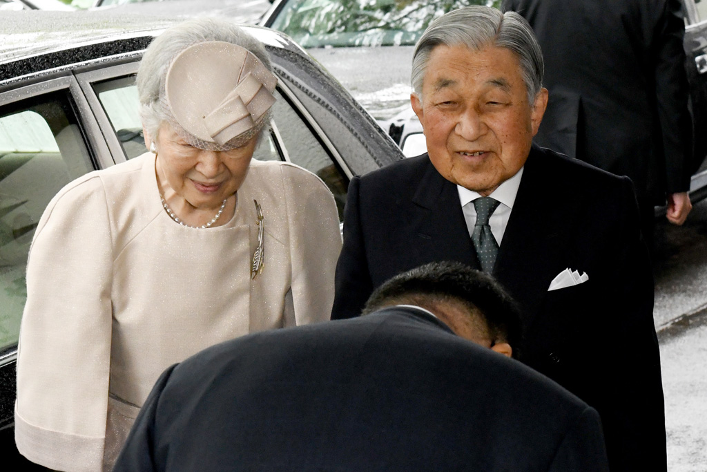 Kaiser Akihito und Kaiserin Michiko am Freitag in Tokio (Bild: Toshifumi Kitamura/AFP)