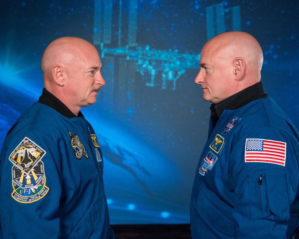 Mark und Scott Kelly (Bild: Robert Markowitz/Nasa/AFP)